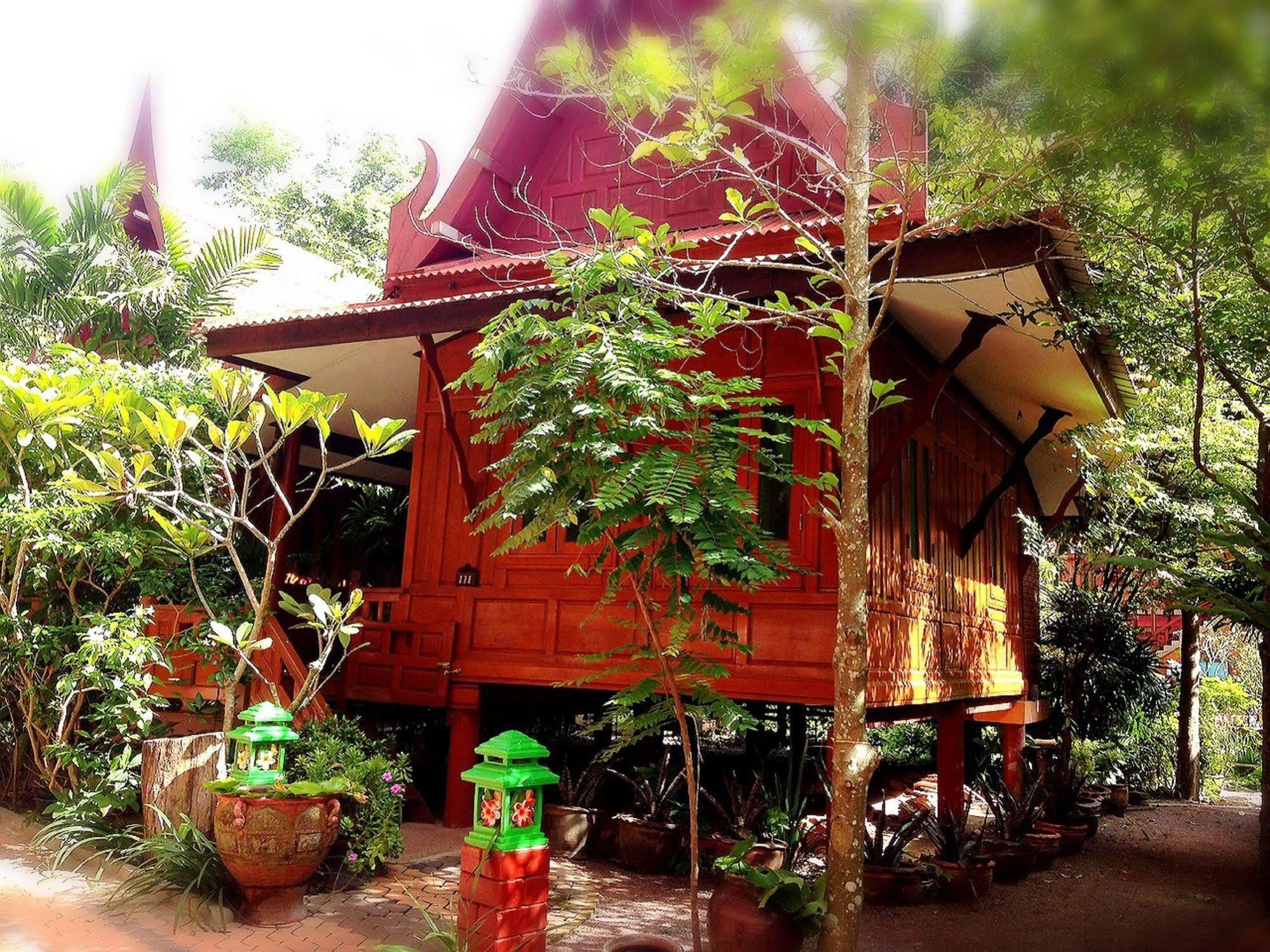 Jaroenrat Resort Samut Songkhram Exterior photo